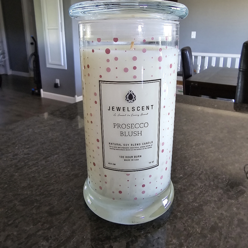 Jewelscent proseco blush natural soy candle ring size 6